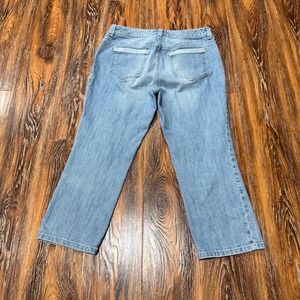 Chico's Platinum Denim Ultimate Fit Slim Leg Jeans Light Wash Blue Size 1 32X23